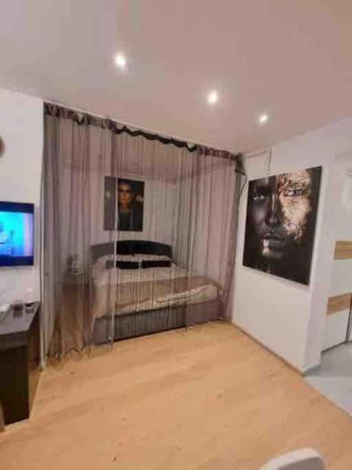 Chic Studio Pallady Apartment Bukares Bagian luar foto